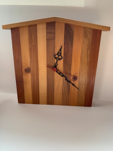 Design mit dem Titel "Wooden clock" von Luisa Fari, Original-Kunstwerk, Holz