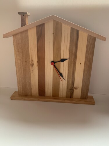 Художественная композиция под названием "Light wood clock" - Luisa Fari, Подлинное произведение искусства, Дерево
