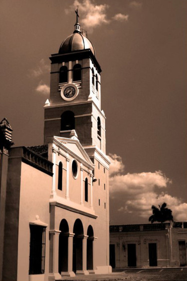 Fotografía titulada "Catedral de Bayamo" por Luis Angel Alcolea, Obra de arte original, Fotografía digital