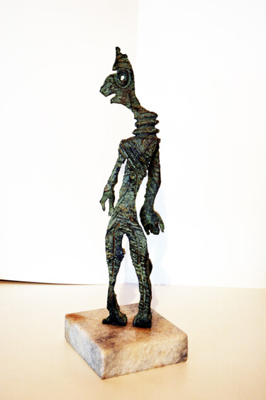 Sculpture titled "Escultura" by Luís Soares, Original Artwork, Bronze