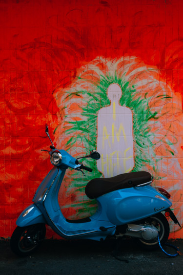 Фотография под названием "Red wall" - Andrey Lukovnikov, Подлинное произведение искусства, Цифровая фотография