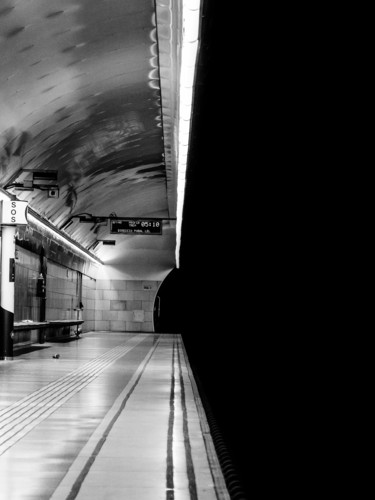Photographie intitulée "Tunnel" par Andrey Lukovnikov, Œuvre d'art originale, Photographie numérique