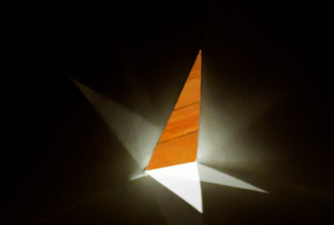Fotografia intitolato "triângulos de Luz" da Luz Do Deserto, Opera d'arte originale, Fotografia digitale