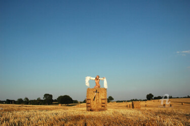 Photographie intitulée "La Botte de Paille" par Luz, Œuvre d'art originale, Photographie argentique