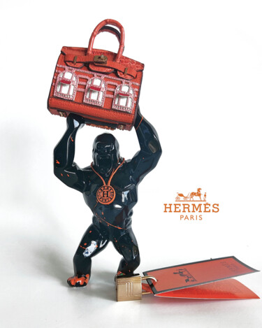 Скульптура под названием "Kong with HERMES bi…" - Lyssandre Saint York, Подлинное произведение искусства, Смола