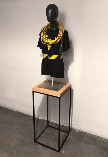 Skulptur mit dem Titel "Restricted_Areas" von Luka Zlatkovic, Original-Kunstwerk, Kunststoff