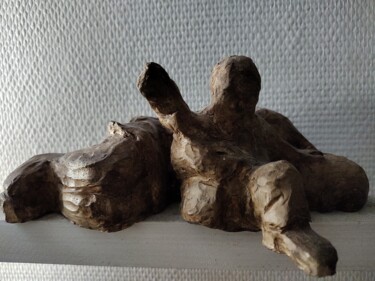 Sculpture titled "DEUX : Femme triste…" by Ma Chaloupe, Original Artwork, Clay