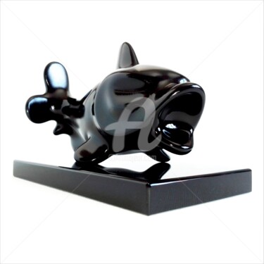 Скульптура под названием "BLACK FISH2 ON BLAC…" - Maas Tiir, Подлинное произведение искусства, Смола