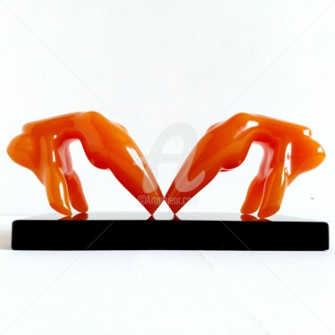 Sculptuur getiteld "2GYMNAST-GIRLS1 YEL…" door Maas Tiir, Origineel Kunstwerk, Hars