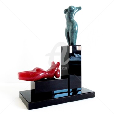 雕塑 标题为“2GIRLS GREY-GREEN_R…” 由Maas Tiir, 原创艺术品, 树脂