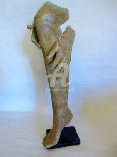 Sculpture titled "En coulisse" by Mabé, Original Artwork, Terra cotta