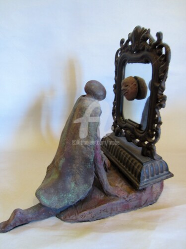 雕塑 标题为“Introspection” 由Mabé, 原创艺术品, 兵马俑