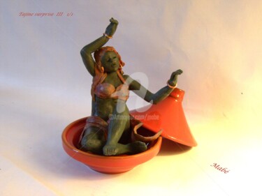 Sculpture intitulée "Tajine surprise III" par Mabé, Œuvre d'art originale, Terre cuite