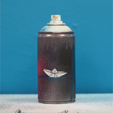 Skulptur mit dem Titel "spray can - ship" von Madeleine Gorges, Original-Kunstwerk, Sprühfarbe