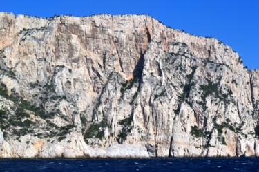 Фотография под названием "Calanques I" - Mariska Ma Veepilaikaliyamma, Подлинное произведение искусства