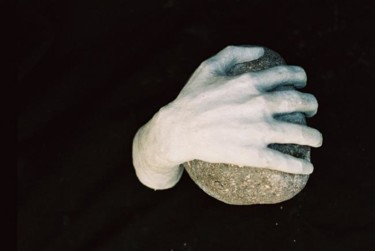 Sculpture titled "Mano y Piedra" by Maga, Original Artwork, Other
