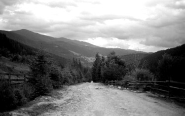 Photography titled "mountain road" by Magda Durda, Original Artwork, Non Manipulated Photography