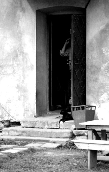 Fotografia intitulada "behind the door" por Magda Durda, Obras de arte originais, Fotografia Não Manipulada