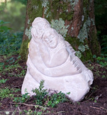 Skulptur mit dem Titel "Graine d'amour" von Martine Magritte, Original-Kunstwerk, Stein