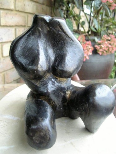 Sculpture titled "Mini Squat" by Majd, Original Artwork, Terra cotta