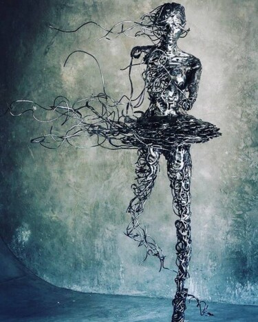 Скульптура под названием "СКУЛЬПТУРА "БАЛЕРИН…" - Максим Дергачев, Подлинное произведение искусства, проволочный
