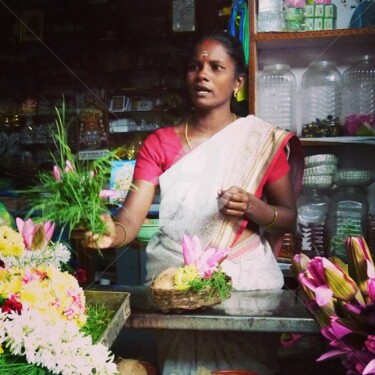 Photographie intitulée "Flower market" par Mama Oursa, Œuvre d'art originale
