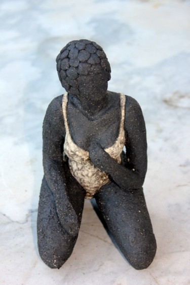 Sculpture intitulée "femme a genoux" par France Lemaitre, Œuvre d'art originale