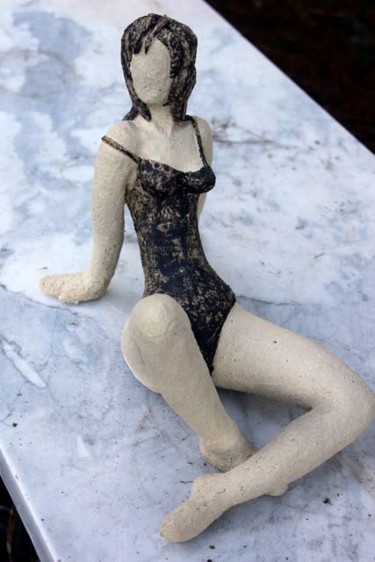 Sculpture intitulée "Femme au soleil" par France Lemaitre, Œuvre d'art originale