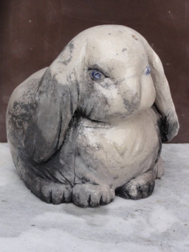 Scultura intitolato "Mon gros lapin !" da France Lemaitre, Opera d'arte originale