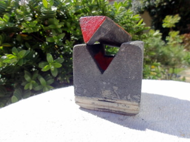 Sculpture intitulée "TRIANGLE" par France Lemaitre, Œuvre d'art originale, Céramique