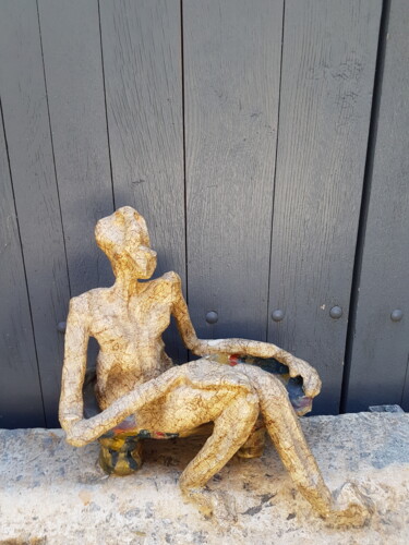 Sculpture titled "Comme promis je t'a…" by Tiny Morel, Original Artwork, Terra cotta