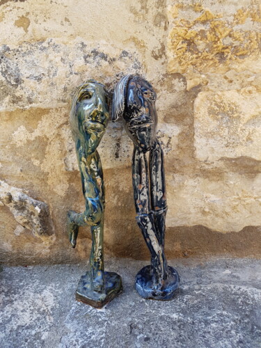 Sculptuur getiteld "Demoiselles" door Tiny Morel, Origineel Kunstwerk, Terra cotta