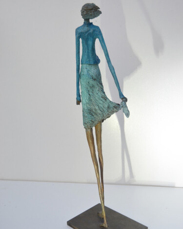 Sculpture intitulée "La Femme dans le Ve…" par Manoyan, Œuvre d'art originale, Bronze
