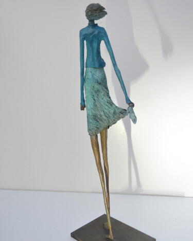 Sculpture titled "La Femme dans le Ve…" by Manoyan, Original Artwork, Bronze