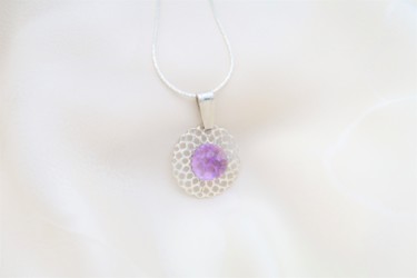 Collier, pendentif violet et argenté, améthyste Design intitulée "Collier, pendentif…" par Manuèle Derreumaux, Œuvre d'art originale, Bijoux