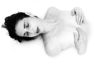 Photographie intitulée "Chica soñando en la…" par Manuel Sáez, Œuvre d'art originale, Photographie numérique