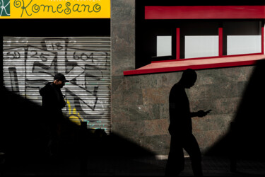 Photographie intitulée "Dos en la sombra" par Manuel Sáez, Œuvre d'art originale, Photographie numérique