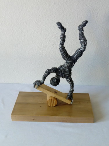 Escultura titulada "Equilibrio" por Manuel López Barón, Obra de arte original, Alambre