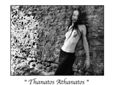 Photographie intitulée "Thanatos Athanatos" par Marc Acquaviva, Œuvre d'art originale