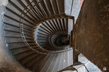 Photographie intitulée "vieil escalier" par Marc Knecht Photographe, Œuvre d'art originale, Photographie non manipulée