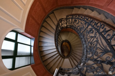 Φωτογραφία με τίτλο "escalier design" από Marc Knecht Photographe, Αυθεντικά έργα τέχνης, Μη χειραγωγημένη φωτογραφία