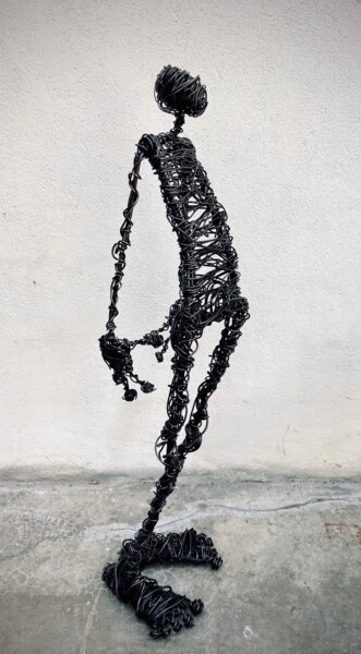Escultura titulada "Alto" por Marc Sauget, Obra de arte original, Alambre