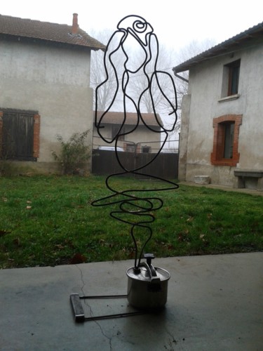 Sculpture intitulée "Marianne sous press…" par Marc Terrade, Œuvre d'art originale, Métaux