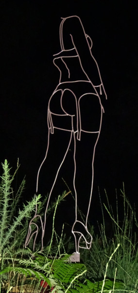 Sculpture intitulée "Belle en dessous" par Marc Terrade, Œuvre d'art originale, Métaux