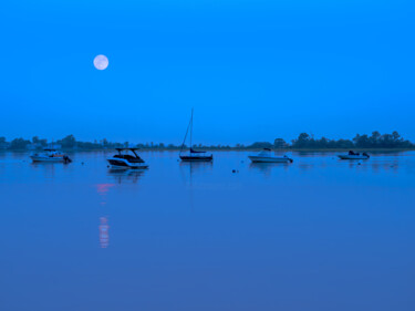 Fotografie getiteld "Blue Moon" door Marc Vandermeer, Origineel Kunstwerk, Digitale fotografie