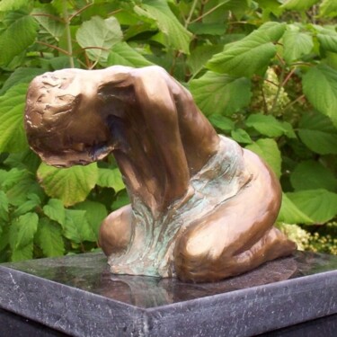 Skulptur mit dem Titel "Anna" von Marcelin Fortin, Original-Kunstwerk