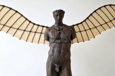 Escultura titulada "Icarus" por Marcin Otapowicz, Obra de arte original, Madera