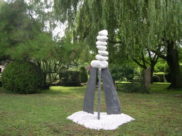 Скульптура под названием "PIETRA SANTA" - Marc Mugnier, Подлинное произведение искусства, Камень
