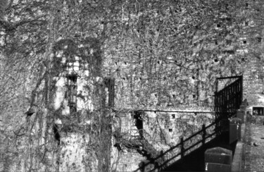 Фотография под названием "il muro" - Marco Di Francisca, Подлинное произведение искусства, Пленочная фотография
