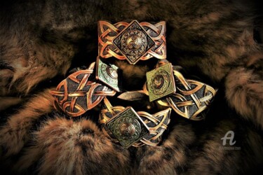 Artisanat intitulée "Bracelets celtiques…" par Margaery, Œuvre d'art originale